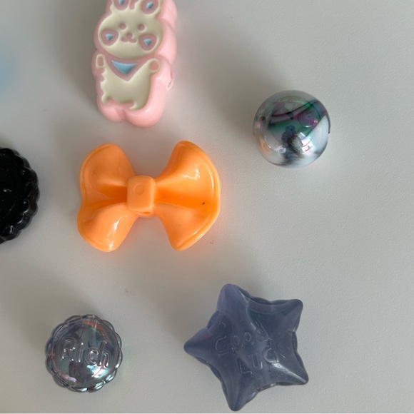 Assorted Fun Beads for Crafts - 11 pieces - Picture 15 of 16